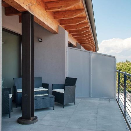Residenza Puoti Apartment Peschiera del Garda Luaran gambar