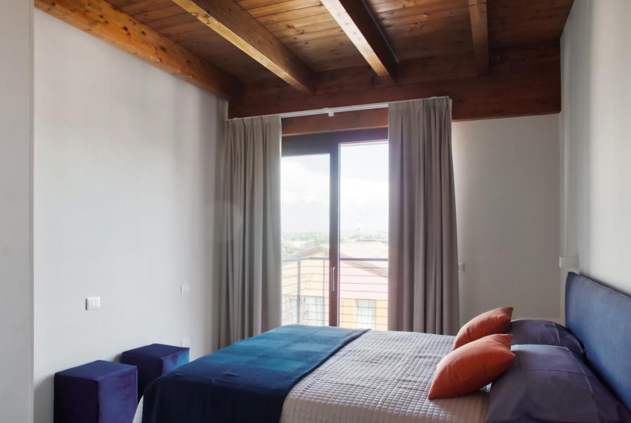 Residenza Puoti Apartment Peschiera del Garda Luaran gambar