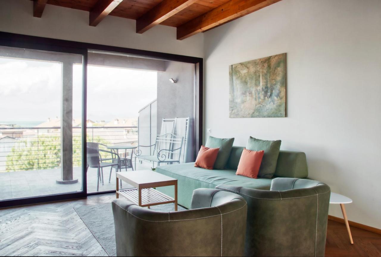 Residenza Puoti Apartment Peschiera del Garda Luaran gambar
