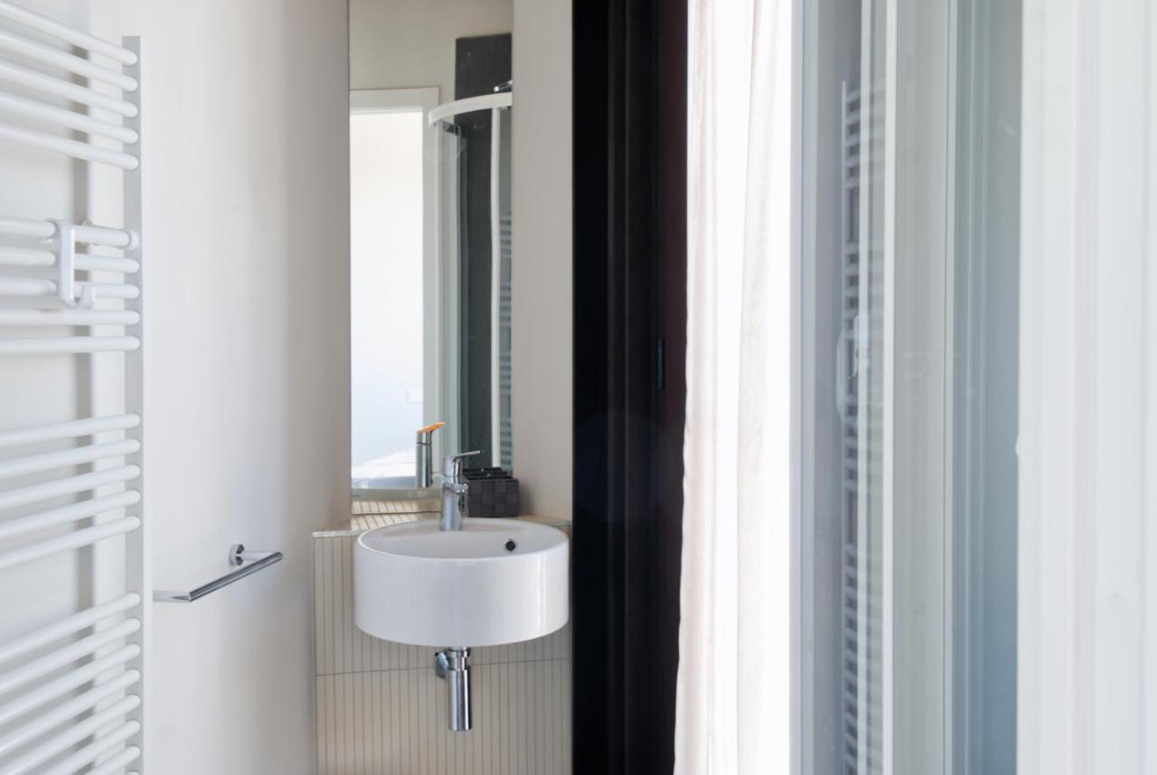 Residenza Puoti Apartment Peschiera del Garda Luaran gambar