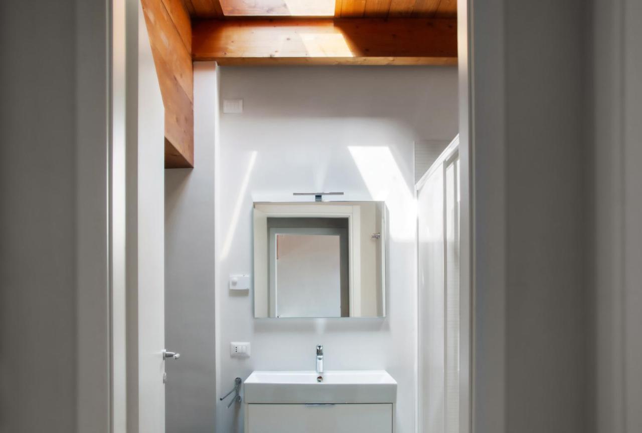Residenza Puoti Apartment Peschiera del Garda Luaran gambar