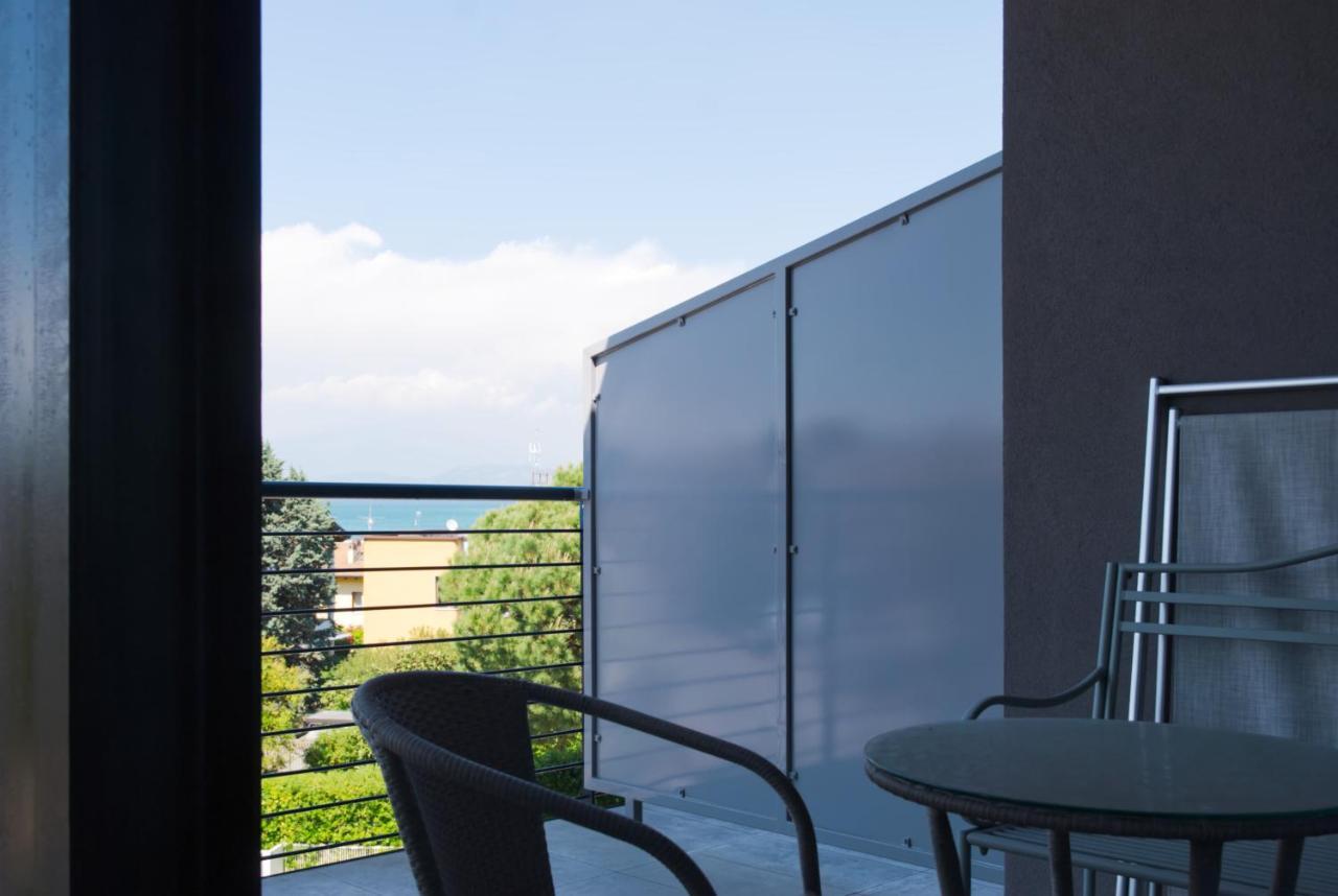 Residenza Puoti Apartment Peschiera del Garda Luaran gambar